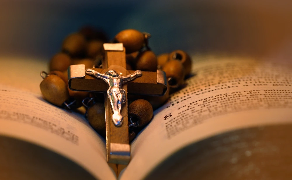 Rezar com o coração e a mente: quando a Palavra nos leva ao encontro com Jesus
